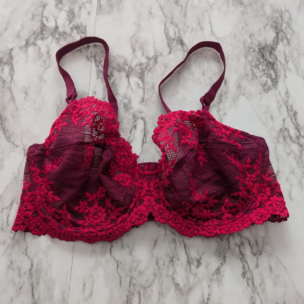Wacoal Embrace Lace Bra in Wine size 36D 65191